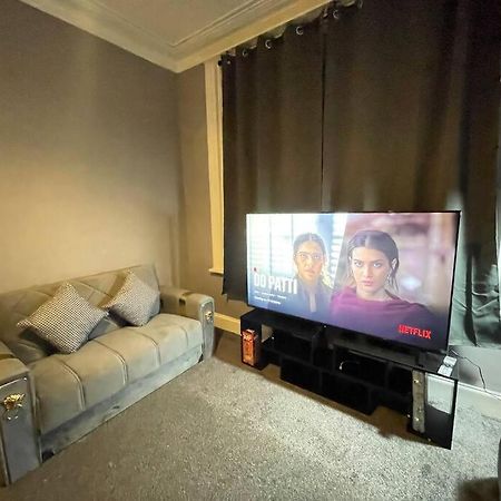 30 Percent Off Weekly Stays - 6 Bedroom House - 11 Beds Blackpool Bagian luar foto