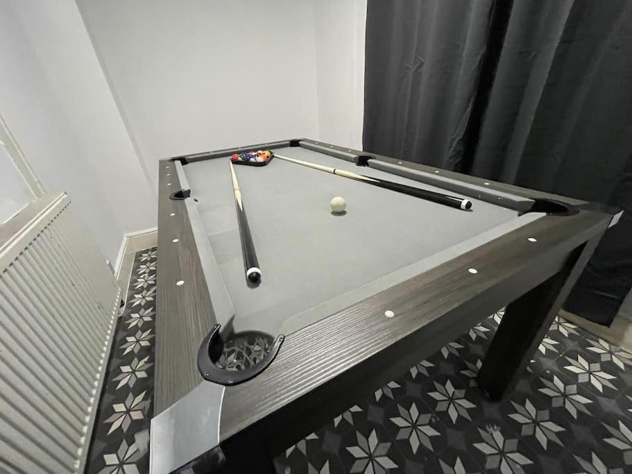 30 Percent Off Weekly Stays - 6 Bedroom House - 11 Beds Blackpool Bagian luar foto