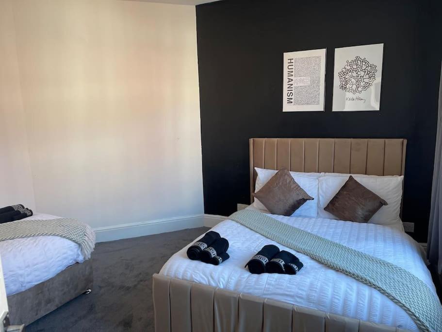 30 Percent Off Weekly Stays - 6 Bedroom House - 11 Beds Blackpool Bagian luar foto