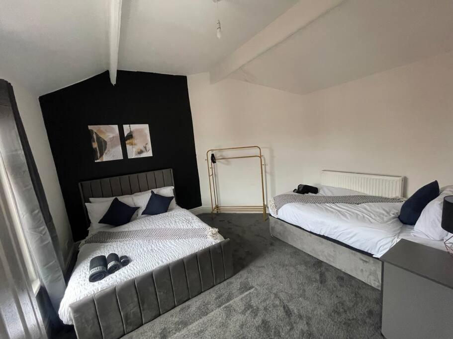 30 Percent Off Weekly Stays - 6 Bedroom House - 11 Beds Blackpool Bagian luar foto
